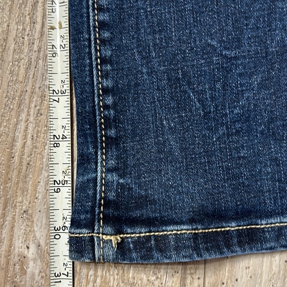 BKE - Picture 3 of 6